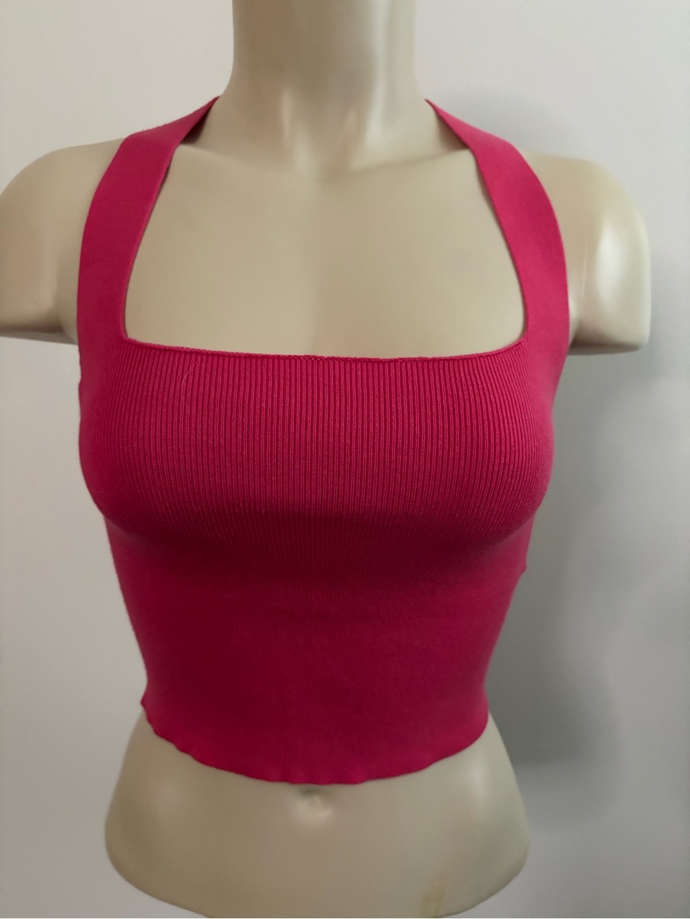 NWT Le Lis Fuchsia Ribbed Tie-Back Halter Tank Top Size Small